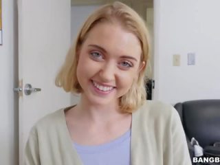 Blondinė paauglys sucks juodas bybis į suaugusieji video atranka