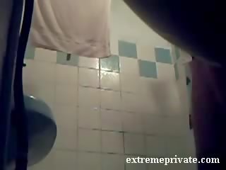 隐 凸轮 我的 妹妹 19 年份 在 浴室 视频