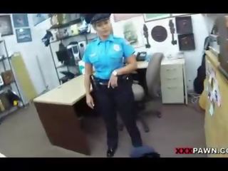 Polis pegawai fucked dalam yang bilik belakang