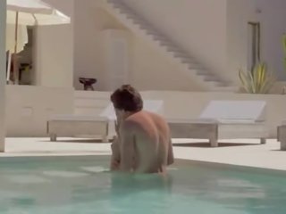 Tremendous sensitive セックス フィルム で ザ· swimmingpool