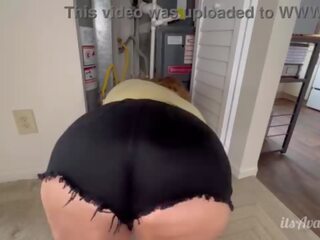 Bbw fucks og suger reparasjon mann pov rollespill